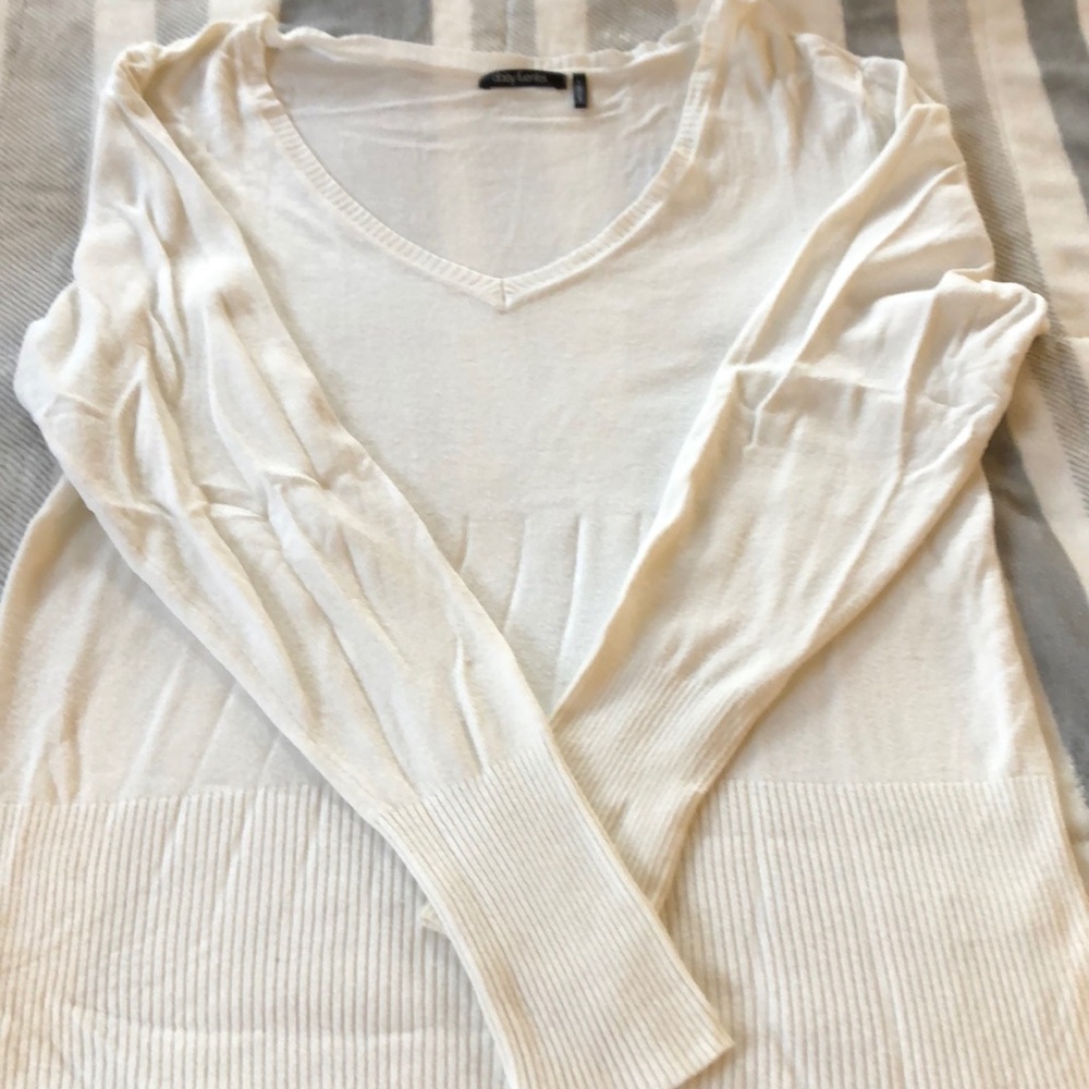 Stretchy v neck sweater